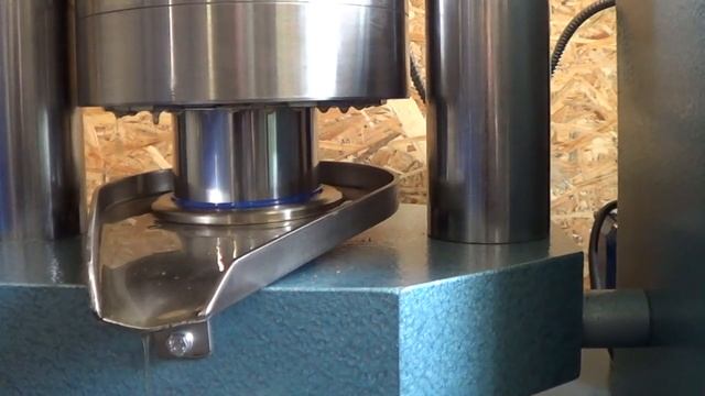 Отжим масла грецкого ореха смотреть онлайн