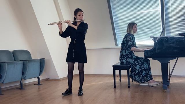 B.Romberg flute concerto Кудайбергенова Молдир 2 курс смотреть онлайн