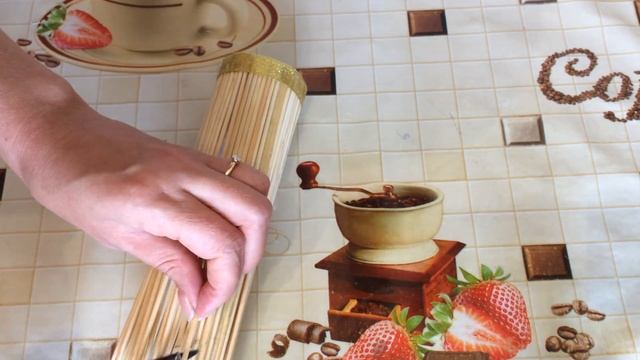 Классная идея из деревянных шпажек. Просто взяла шпажки и сделала красоту своими руками.Осенняя ваз