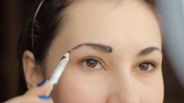 Окрашивание бровей от ESTEL смотреть онлайн