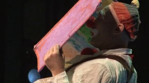 Андрей Климак. Клоун Вязаный.Спектакль _Маленькие истории_ в Иваново _21 04 19_..mp4