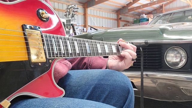 2024 Gibson Les Paul Modern Studio vs 2007 Gibson Les Paul Custom смотреть онлайн