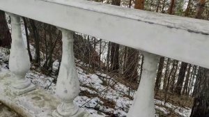 Старинный санаторий на скалистом берегу реки Исеть с потрясающей архитектурой