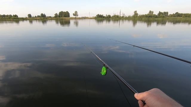 РЫБАЛКА НА КАРАСЯ ВРЕДНОГО С ВАСИЛИЧЕМ! ПОПЛАВОК ПЛЯШЕТ, КАРАСИКИ ВЫБИРАЮТ КРЮЧОК ИЛИ МОРМЫШКА!!! смотреть онлайн