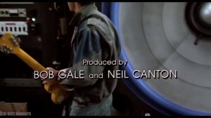 Марти Макфлай тестирует новый усилитель для гитары (Назад в будущее 1985 г.).mp4