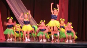 Танец "Повторяй за мной". Группа "Капельки". Ансамбль "Огоньки". Таганрог   25.06.2019.