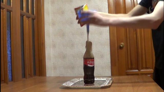 ЧТО БУДЕТ ЕСЛИ В КОКА-КОЛУ ДОБАВИТЬ СОДУ!??!?! Необычный опыт дома смотреть онлайн