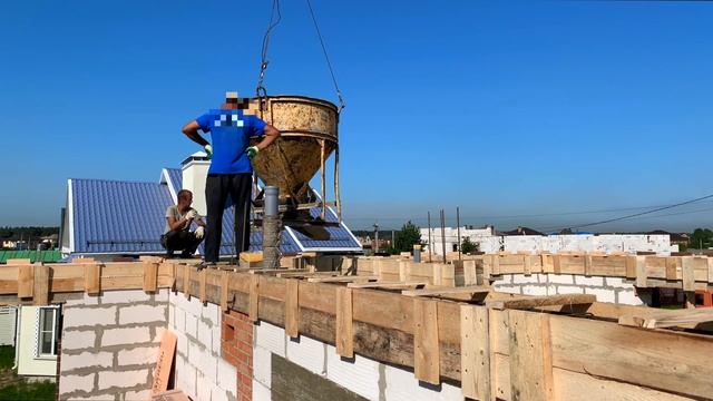 Монтируем и заливаем армопояс 1-го этажа | Бетон встал, армопояс испорчен! смотреть онлайн