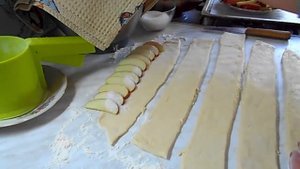 ОТЛИЧНЫЕ БУЛОЧКИ С ЯБЛОКАМИ  И КОРИЦЕЙ