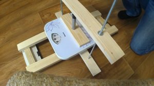 Заправляю газовую пружину с замером на весах