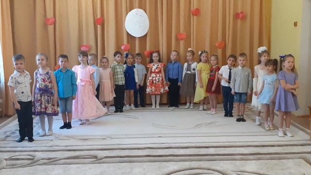 поздравление мамам подготовительной группы "Веснушки" МДОУ "Д/с № 12 "Дубок" г. Южноуральск смотреть онлайн