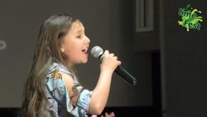 Брожаева Элиза, "Этот Мир", слова и музыка Анны Петряшевой.