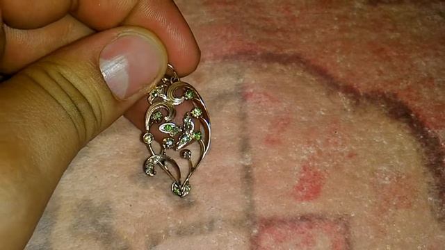 Купил Золотой кулон