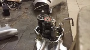 Bmw r1150gs кпп стук при трогании с места.