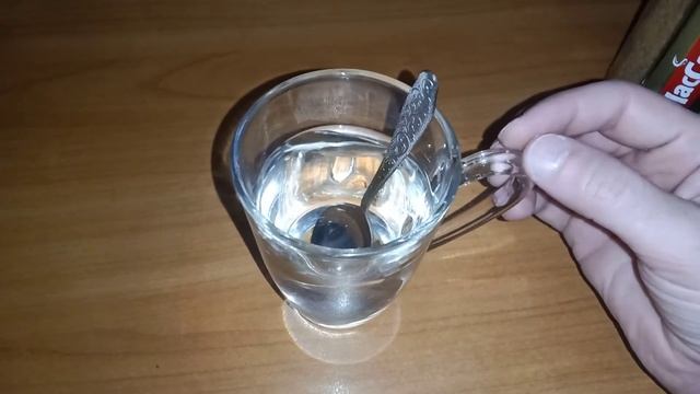 Почему нельзя мешать чай или воду против часовой стрелки. Как  зарядить воду. Энергетика воды