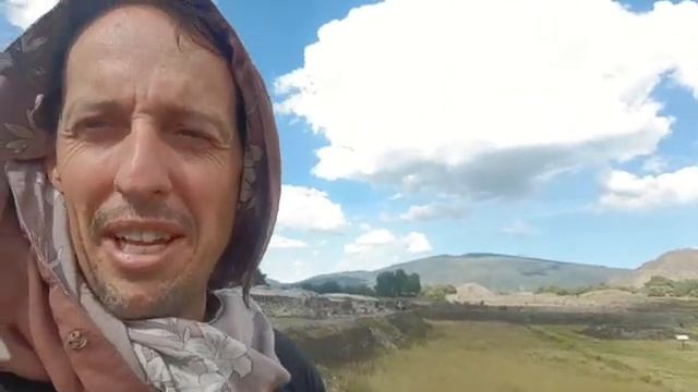 Episode 2 -Adventures Climbing Mexican Pyramids @Teotihuacan - The Pyramid of the Sun and Moon смотреть онлайн