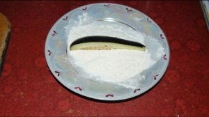 А так жареные баклажаны на сковороде намного вкуснее. Простые в приготовлении, румяные и ароматные.