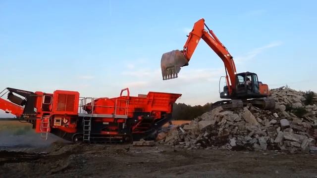 Производство вторичного щебня на дробилке Terex Finlay J 1160 (дробление бетона)