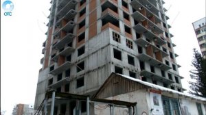 В Центральном районе на жилой дом упал подъёмный кран