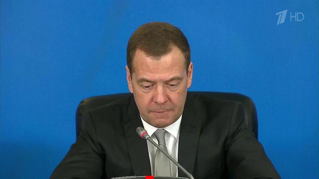 Дмитрий Медведев: Количество несчастных случаев на производстве в России за 10 лет сократилось вдвое