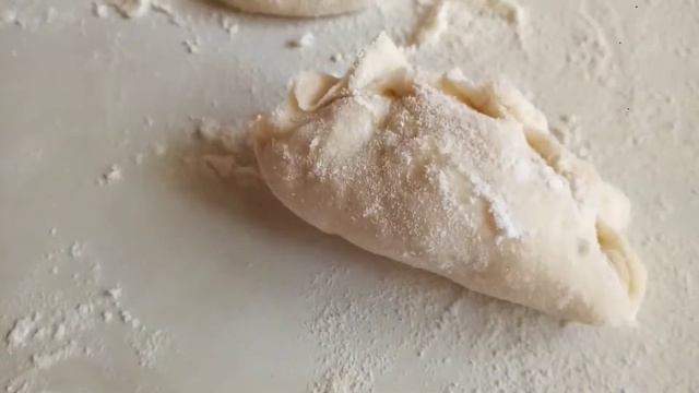 Вареники  с вишней!!!   Вареники с картошкой!!! Лучшее тесто  - заварное! Это просто и очень вкусно
