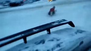 проехал со скоростью 100 км в час