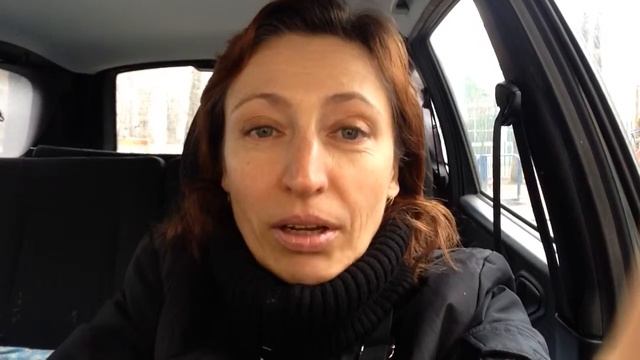 Я сама зарядила  аккумулятор в авто.