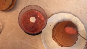 • PROTEIN PANCAKES • ПРОТЕЇНОВІ ПАНКЕЙКИ •