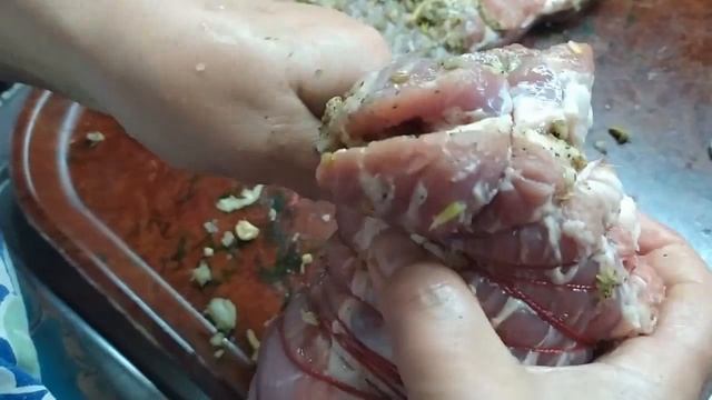 М'ясний рулет запікаємо в рукаві! Мясной рулет запекаем в рукаве! смотреть онлайн