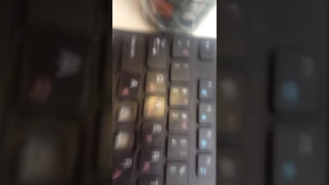 Что делать если залипают кнопки на клавиатуре? смотреть онлайн