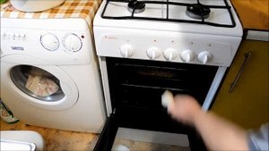 Куриные ножки в духовке с картошкой.