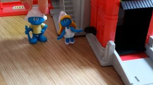 Мойка машины. Видео с игрушечными машинами для детей