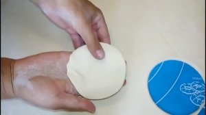 У МЕНЯ ХИНКАЛИ ВСЕГДА ЕСТЬ В МОРОЗИЛКЕ