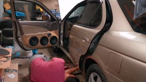 Подготовка к виброизоляции Nissan Sunny