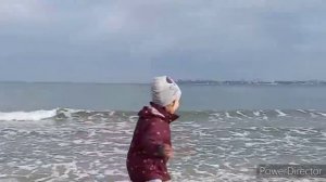 Море волнуется: раз, два, три)