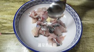 黑鱼和腊肉搭配，没想到做出来，汤汁奶白，肉片滑嫩，营养丰富，非常好吃#黑鱼炖腊肉#家常菜#美食分享