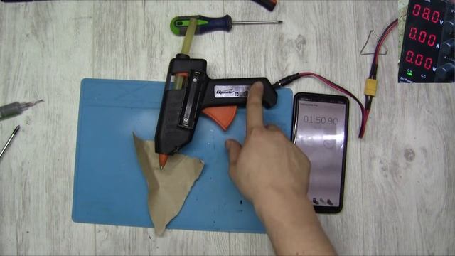 Как сделать клеевой пистолет ПОРТАТИВНЫМ? Обзор самодельного клеевого пистолета