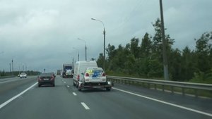 Перевозка на прицепе эвакуаторе гоночных автомобилей