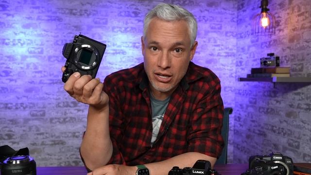 PRO VIDEO!! Panasonic Lumix S5 IIX vs S5 II, Canon R8 & R6 смотреть онлайн