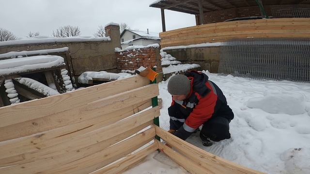 Забор плетенка для загона. [Жизнь в деревне] смотреть онлайн