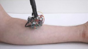 Ползающий по телу человека робот помогает контролировать здоровье 