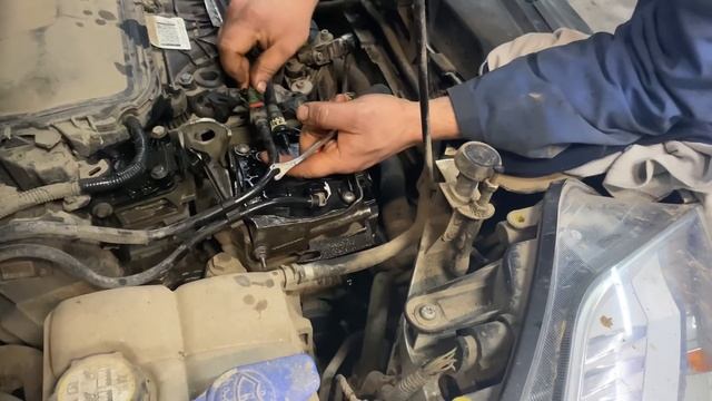 Не заводиться автомобіль вранці? Форд Куга. Міняй кришку паливного фільтра.