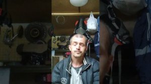 16.06.2022 ноги у петуха клюют куры.