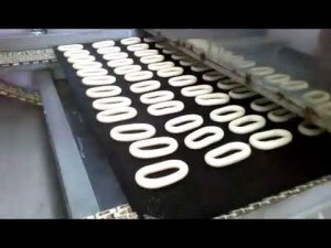 Работа ошпарочной камеры на продукте – бараночных изделиях на противнях  для последующей  выпечки