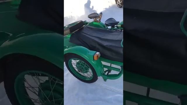 Запускаем мотоцикл Урал зимой в мороз смотреть онлайн