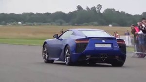 Lexus LFA sounds on track: Accelerations & Fly-by's!