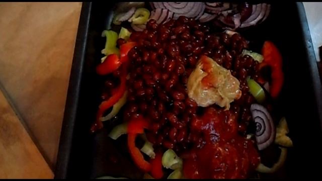Запеканка из фасоли с беконом