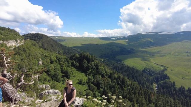 Адыгея.Плато Лаго-Наки, поляна Круглая, перевал Воинской славы, адыгейский баобаб и девичий камень. смотреть онлайн