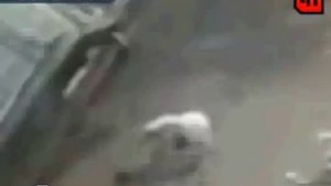 Жена отомстила мужу за измену разбив его машину