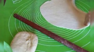 Хворост на кефир-мягкий, пышный и очень вкусный.